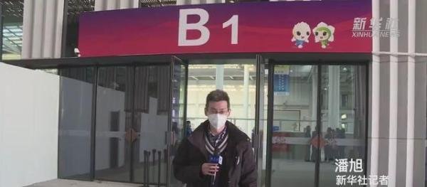 援沪医疗队总人数约一万人 这是咋情况？