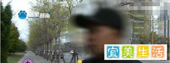 一男子离家20年后回归被妻儿拒之门外，期间他自称没有家里的电话，所以从来没有联系过。