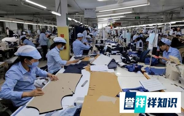 大学生暑假涌向工厂流水线，月入五六千，每天工作十几小时！