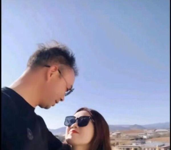 网红笑笑姐直播哭诉离婚原因、丈夫咕咕鸡发文承认出轨
