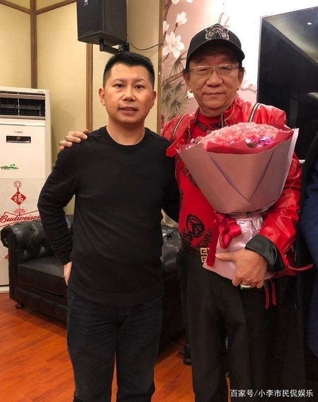 离开德云社十年的郭德纲徒弟，为啥又改名为何云伟？