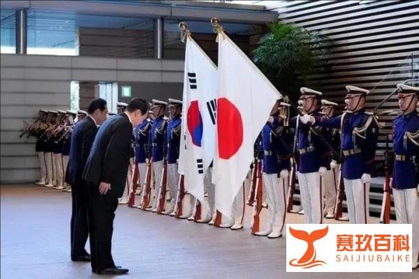 日舰大摇大摆进入釜山港，韩国国防部的回应，投降的很彻底