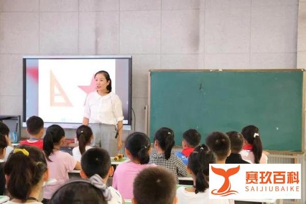 乡村小学招生不足10人宣告停办，官方回应：教育成本过高！