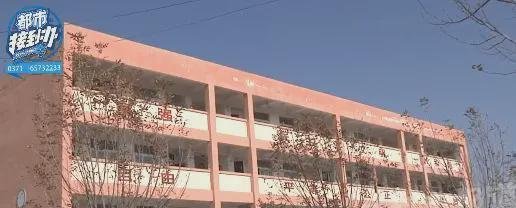 校长痛哭换不掉的涉事送餐公司报警 这是咋情况？
