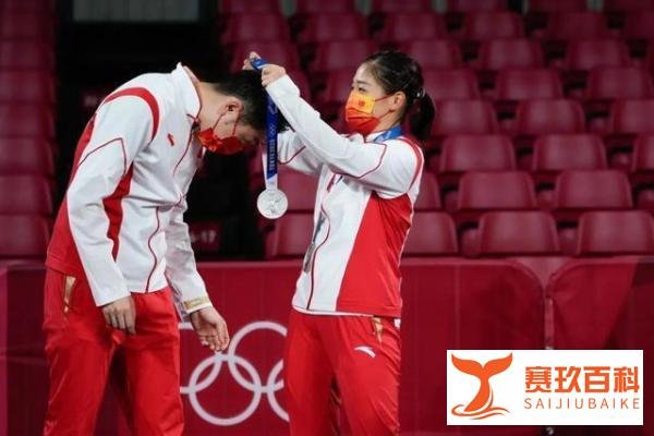 国乓17年首丢金牌！日本队连续犯规惹争议，邓亚萍一语道破
