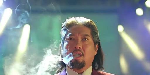 不敢想象，洪金宝曾被称为“最灵活的胖子”，如今竟然瘦到脱相