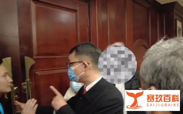 桑姓艺人因1.5万标的成老赖，桑姓艺人在宣传现场被强制执行