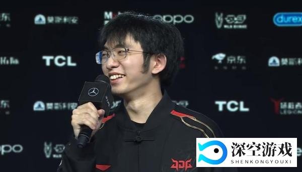 LPL冠军上单爆发，团战孤军深入，强行击杀Rookie，细节全部拉满