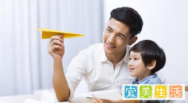 8岁男孩给父母报名自己的“同款辅导班”,理由让人暖心又内疚