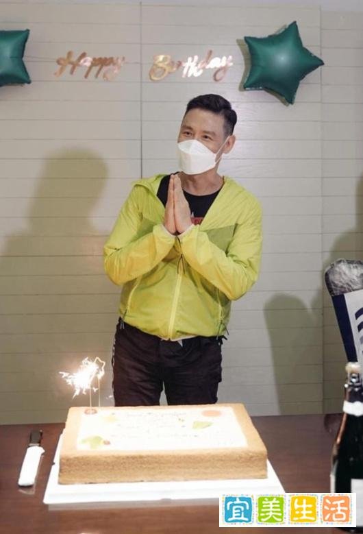 歌神张学友60大寿照曝光，一身运动装打扮显年轻，却难掩消瘦