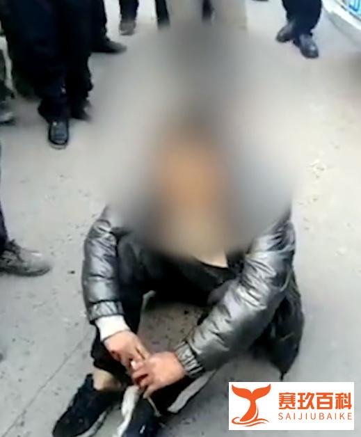 河津撞倒持刀伤人嫌犯司机发声：两个孩子的父亲，当时也害怕