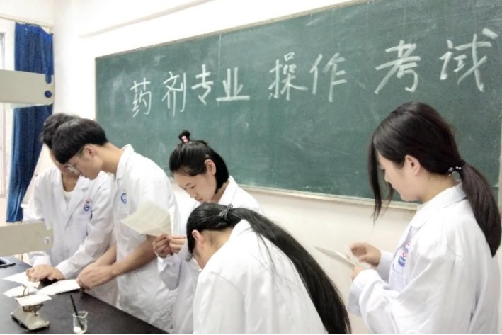 莱阳卫校招生办电话