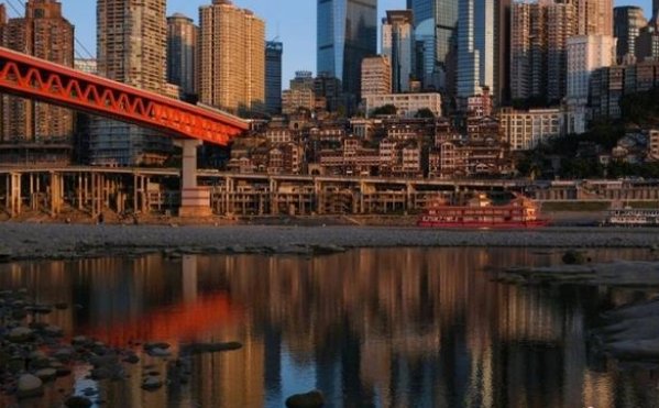 重庆洪崖洞暂停景观照明，这会对当地的旅游业带来影响吗？
