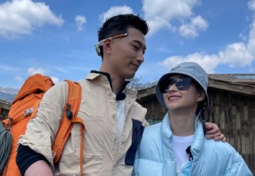 刘嘉玲微博发文向何超莲窦骁道歉:是美丽的误会,误会为何说是美丽的?