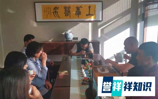 六禾(武夷山)茶业有限公司窖藏陈年武夷岩茶入藏中国茶叶博物馆