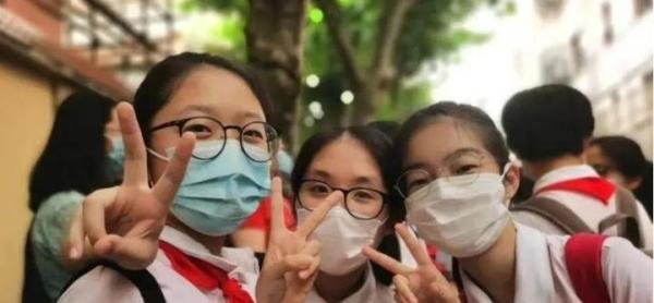 四大名校普降8-15分！上海中考平行志愿分数线公布，今后中考命题将更灵活