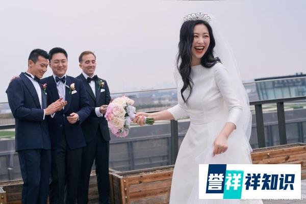 女星朱珠低调结婚，帅气老公系清华大学高材生，颜值不亚于明星