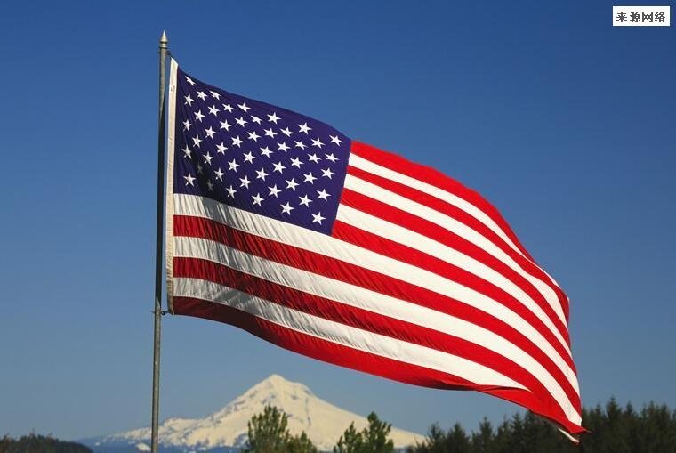 拜登在白宫草坪迷路：该往哪儿走？ 不得不承认人老了