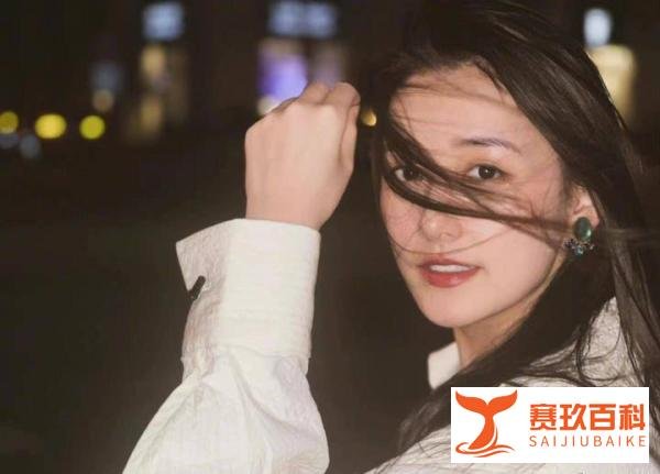 蒋依依起诉冯小刚？明星没戏拍怪在公司头上？