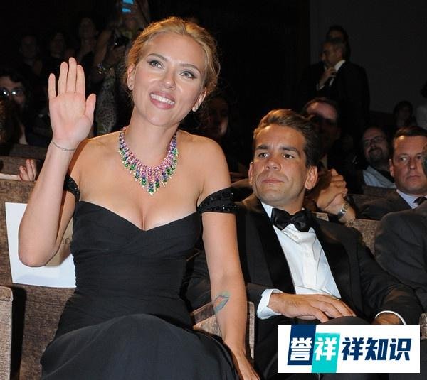 《复仇者联盟》黑寡妇订婚和其男友订婚啦？祝幸福