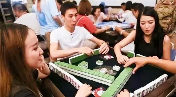 纪实：“最豪局长”龙德留：“打麻将”上位，与18岁洗脚妹生娃
