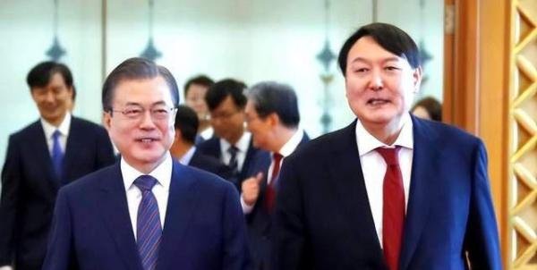 文在寅为啥坚决不特赦李明博?
