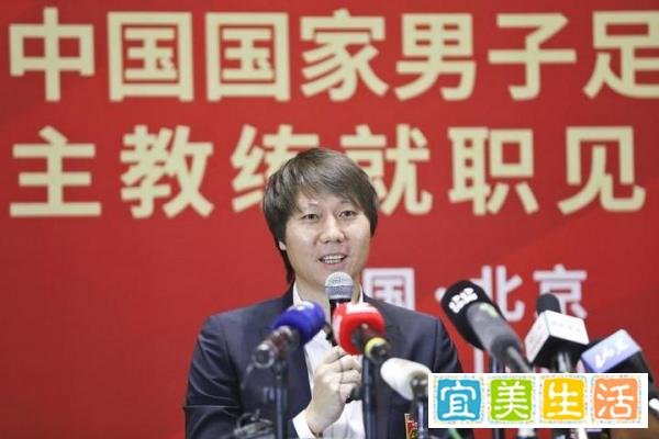 沪媒：足协重压撤换李铁，李霄鹏上位，“5年铁约”如今看很荒唐