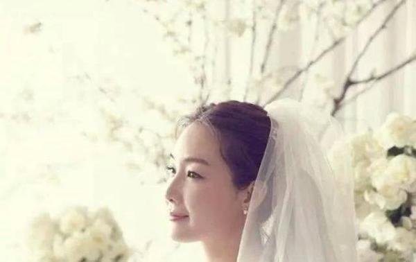 44岁崔智友顺利高龄产女,小9岁丈夫全程陪伴,却依旧神隐不露面