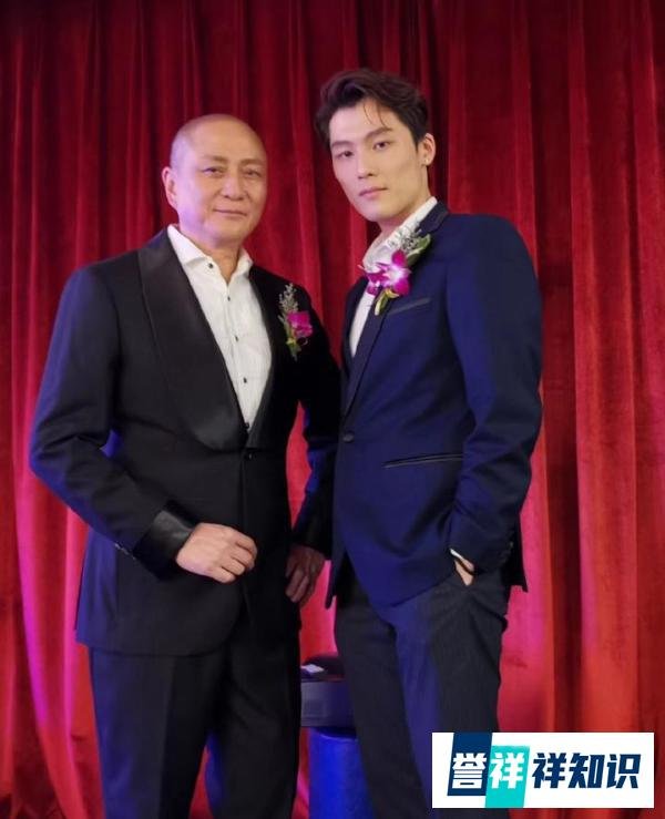 汤镇业两儿子罕见出镜，被甄子丹签约做艺人，两人还开了一间肉铺