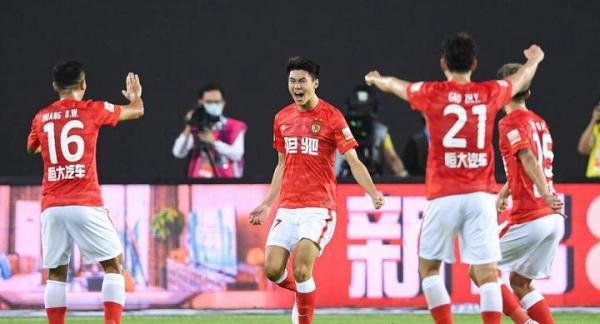 中超揭幕战广州德比2-2战平 这是咋情况?