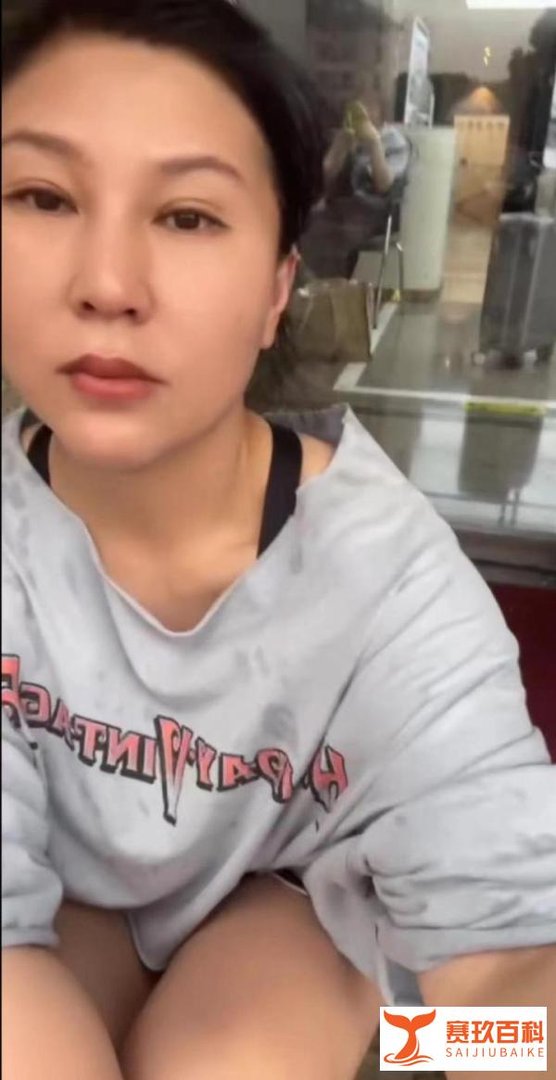 知名港星楼南光定居内地，娶东北姑娘很是恩爱，娇妻被指像劳荣枝