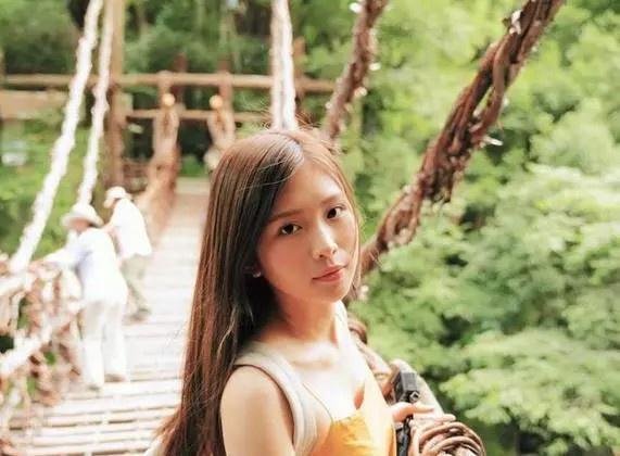 中国台湾女明星,郑家纯绰号“鸡排妹”