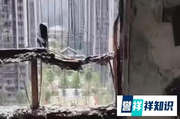 房屋起火9岁男童窗外求救无果后失足后坠亡
