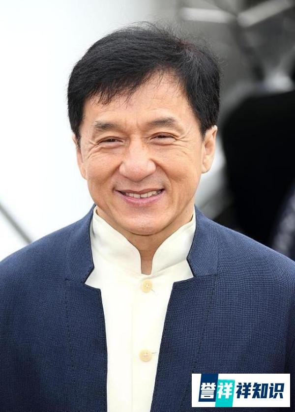 周润发为何终身不与成龙合作,刘德华5字曝真相:不是一路人!