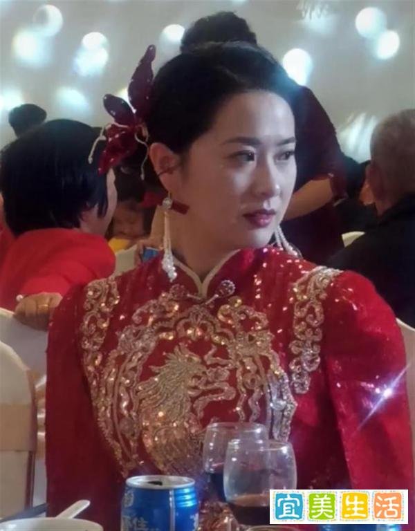 青岛“国泰民安脸”新娘走红,婚庆公司:娶她的是位农村小伙