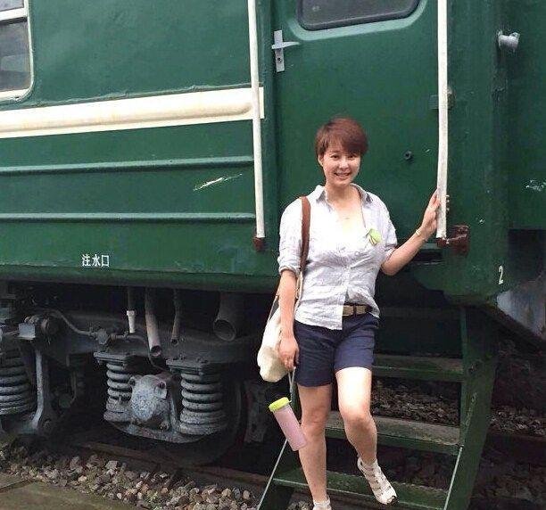 袁立微博评论吴秀波事件：崇拜明星，是因为你离他们不够近，你怎么看？
