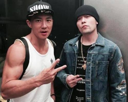 刘畊宏在线批改健身作业引发热议,他的专业程度有多高?