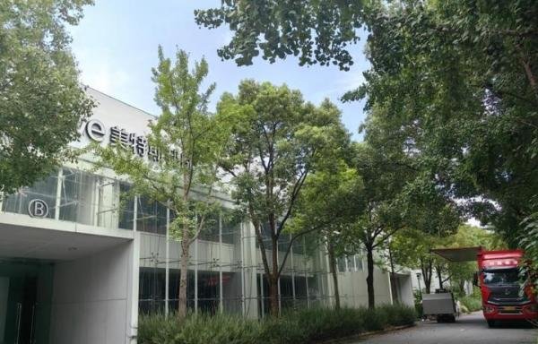 美特斯邦威“败走”魔都?记者实探上海总部,工厂店人流稀少仍在营业