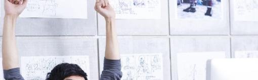 名利刀剑过,富贵险中求的意思