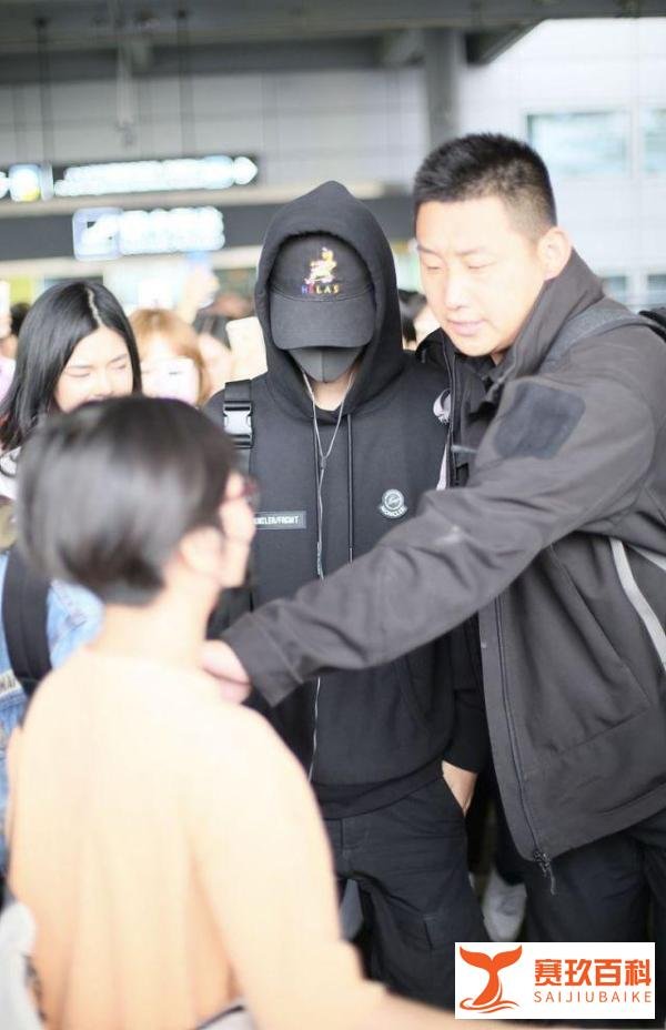 王一博保镖打人了？某平台主播贼喊捉贼戏太多，果然人红是非多