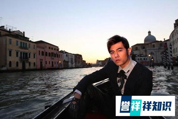 女星朱珠低调结婚，帅气老公系清华大学高材生，颜值不亚于明星