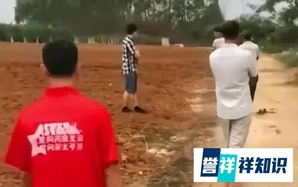 男子扫墓发现自家坟头被推平种甘蔗 到底什么情况?