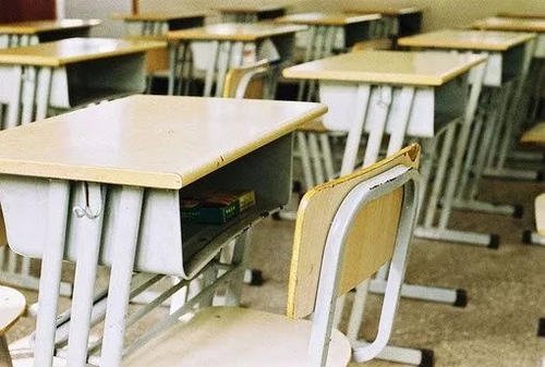 男同学掰手腕故意输给女生,为何网友说这样的男生以后找女友不会有困难?