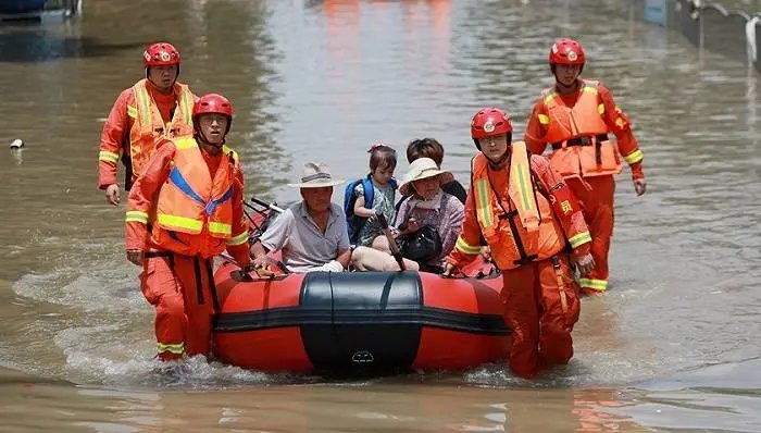 河南暴雨398人死亡失踪,存在瞒报问题,迟报瞒报会被如何处罚?