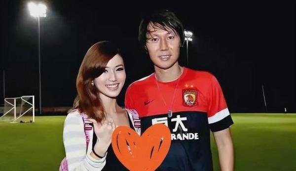 李铁妻子拒退还近3亿赃款并提出离婚,背后的故事让人忧心忡忡