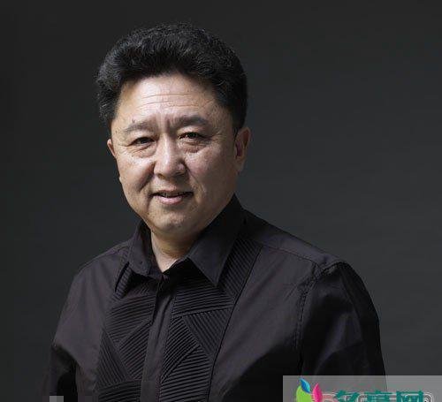 于谦为什么那么有钱 清朝八大铁帽子王于谦祖上世袭-绿帽子王,你说会没钱吗