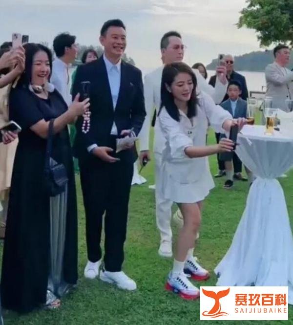 安以轩老公终审被判13年！知情人曝其状态很不好，安以轩闺蜜发声
