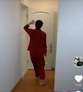 印小天发文疑回应多年前插刀教事件,他的私宅曝光竟然这样简陋?