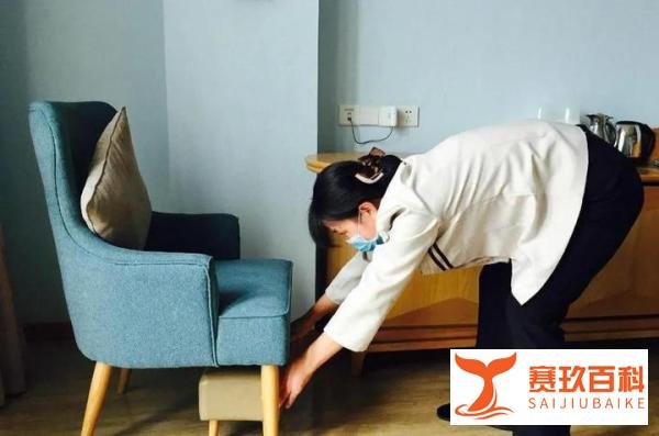情侣酒店走光索要10倍赔偿,酒店回应:仅开了缝,没看到什么!