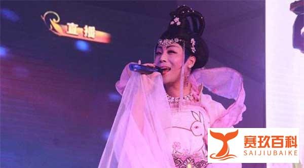 特色演艺圈节目:反串艺人演出、反串演员表演